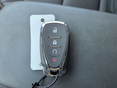 Used 2025 Chevrolet Trax ACTIV w/ Sunroof Package FWD image 39