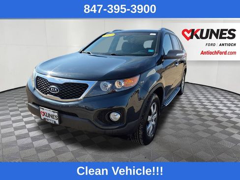 Used 2013 Kia Sorento LX w/ Convenience Pkg image 3