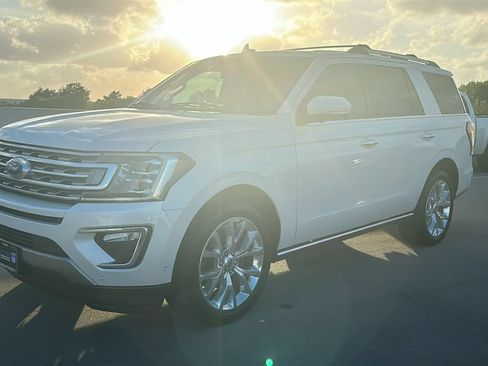 Used 2018 Ford Expedition Limited w/ Equipment Group 302A RWD image 10
