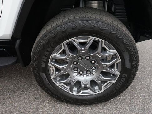 Used 2025 GMC Hummer EV 3X AWD/4WD image 30