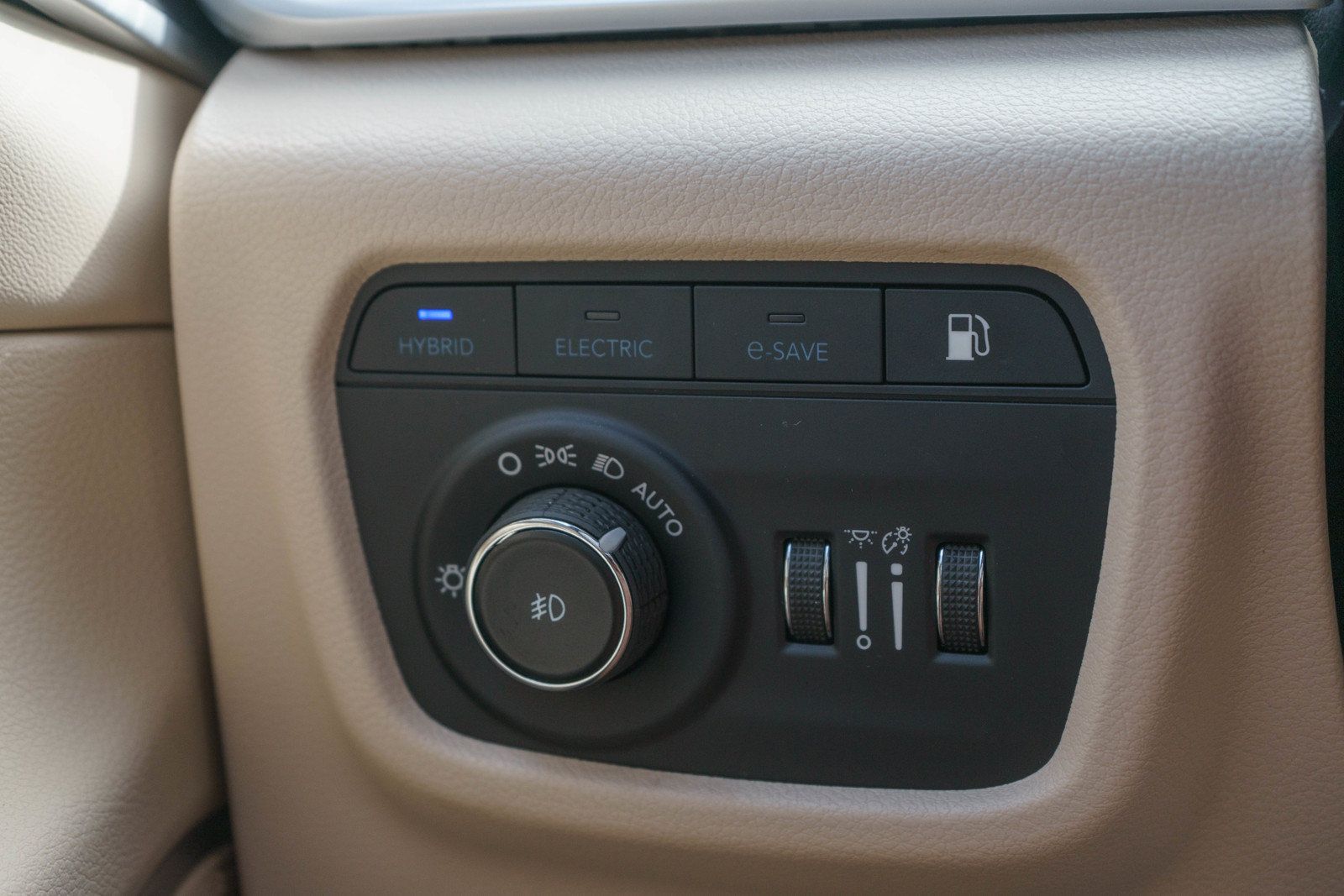 Used 2023 Jeep Grand Cherokee 4WD 4xe w/ Luxury Tech Group II image 27