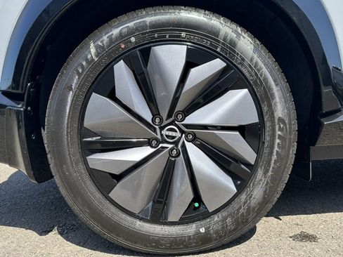 Used 2025 Nissan Ariya Platinum image 12