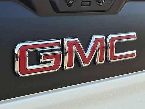 Used 2024 GMC Sierra 1500 AT4X w/ AT4X AEV Edition AWD/4WD image 33