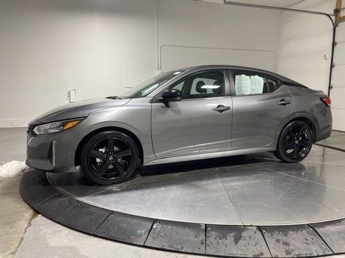 Used 2024 Nissan Sentra SR w/ SR Premium Package image 4