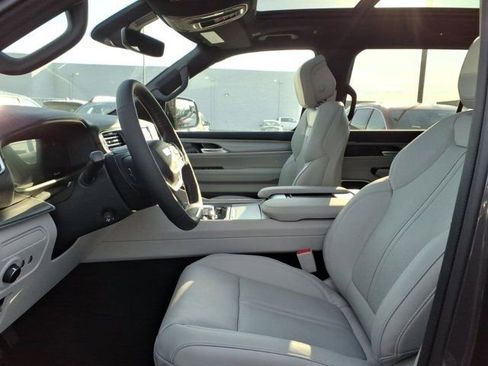 New 2026 Jeep Grand Wagoneer L 4WD image 14