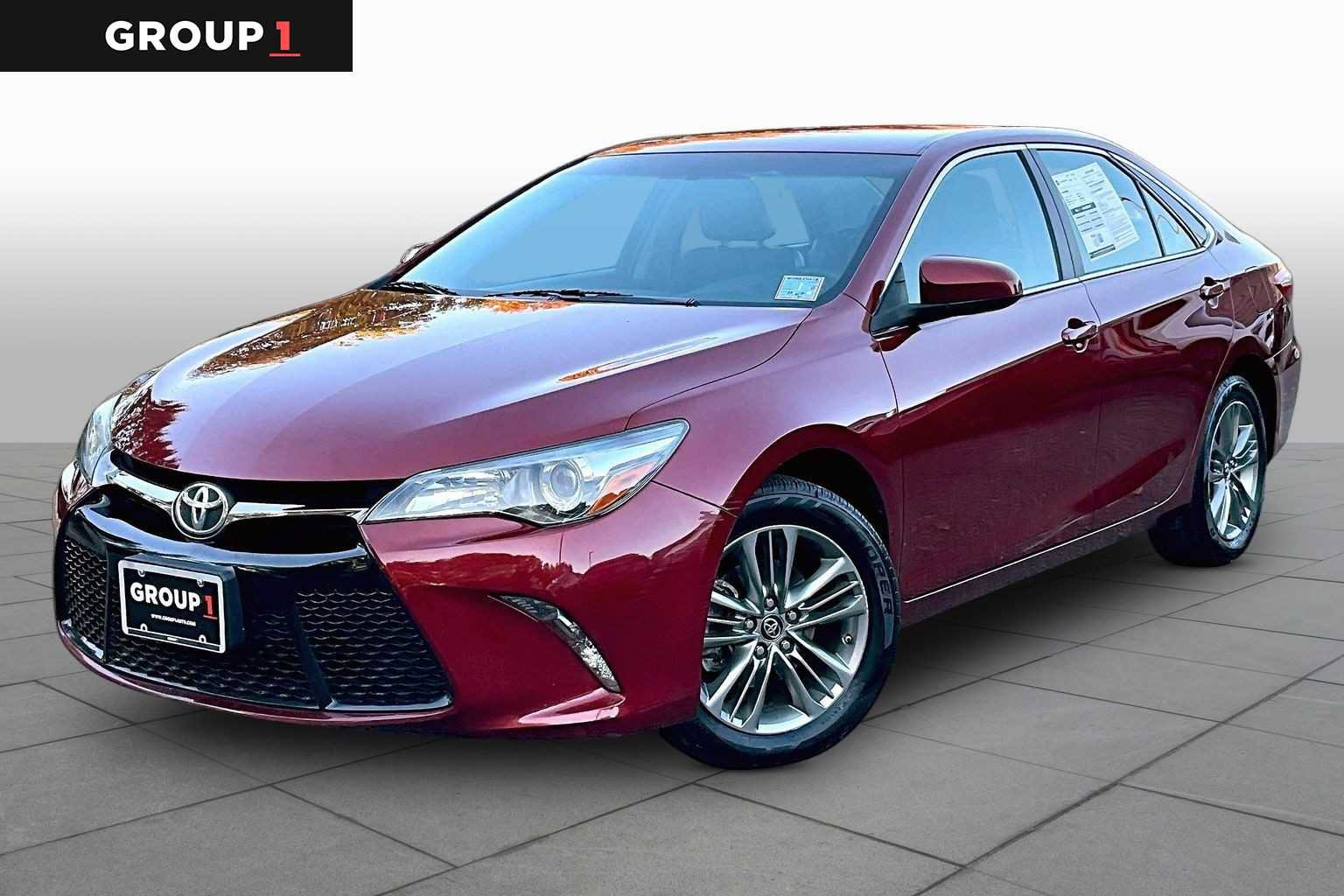 Used 2016 Toyota Camry SE FWD image 1