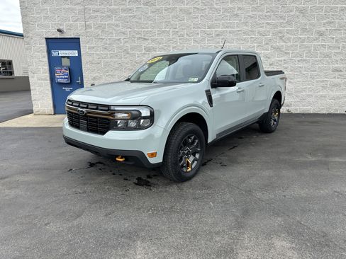 Used 2024 Ford Maverick Tremor w/ Tremor Off-Road Package AWD/4WD image 2