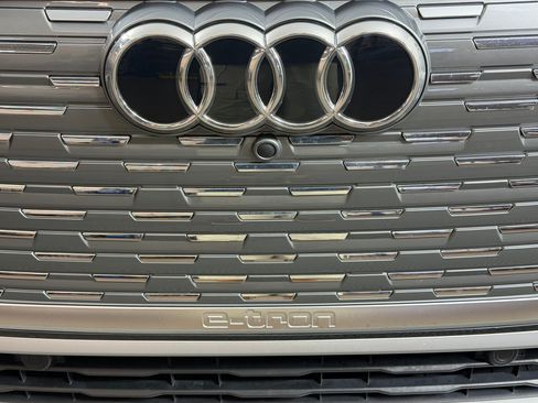 Used 2024 Audi Q4 e-tron Premium Plus w/ Premium Plus AWD/4WD image 26