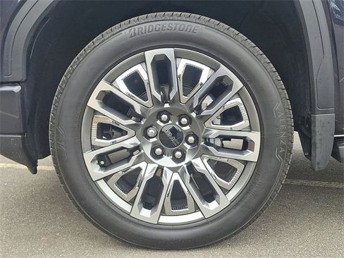 Used 2025 GMC Sierra 1500 Denali Ultimate image 8