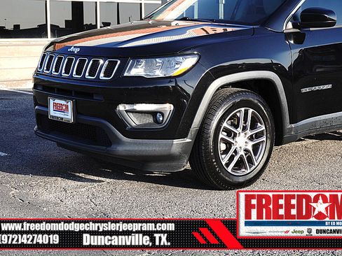 Used 2018 Jeep Compass Latitude FWD image 43