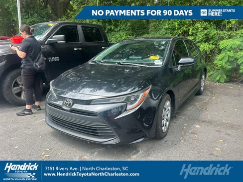 Used 2023 Toyota Corolla LE FWD image 1
