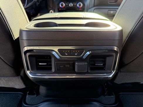 Used 2023 GMC Sierra 2500 AT4 image 31