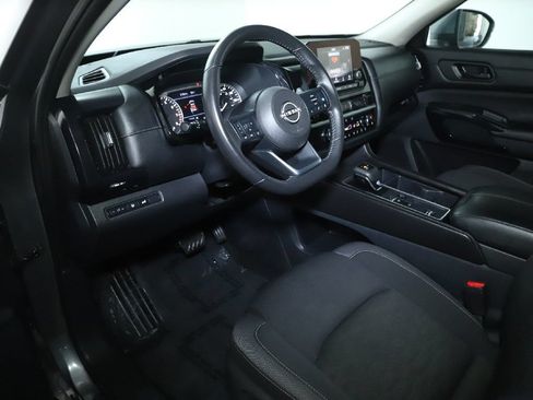 Certified 2025 Nissan Pathfinder SV FWD image 18