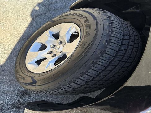 Used 2025 RAM 1500 Big Horn image 31