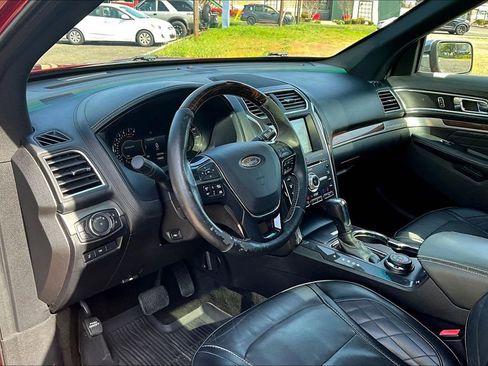 Used 2017 Ford Explorer Platinum AWD/4WD image 18