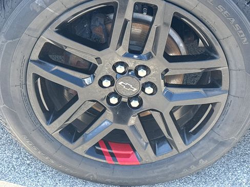 Certified 2023 Chevrolet Traverse Premier w/ Redline Edition AWD/4WD image 9