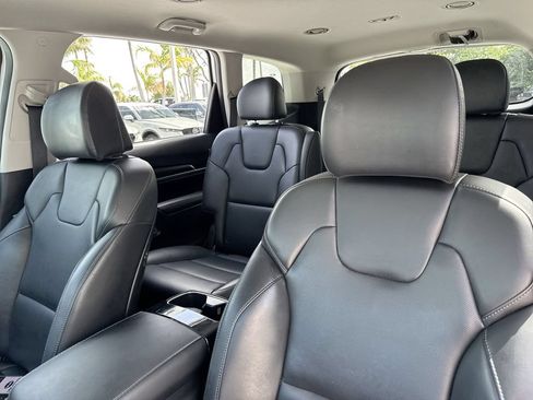 Used 2024 Kia Telluride S FWD image 41