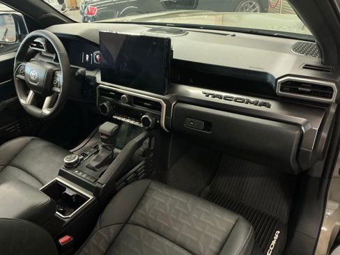 Used 2025 Toyota Tacoma TRD Off-Road w/ TRD Off Road Premium Package image 11