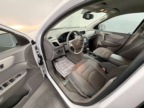 Used 2017 Chevrolet Traverse LT FWD image 10