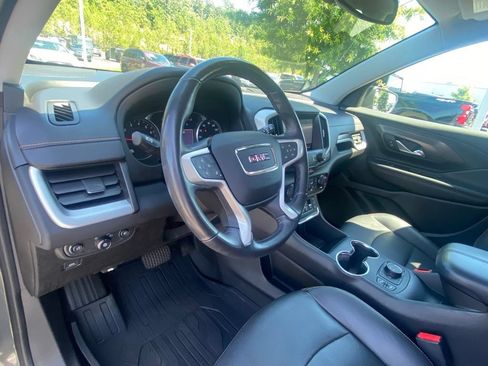 Used 2019 GMC Terrain SLT w/ Preferred Package FWD image 9