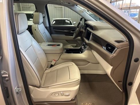 Used 2022 GMC Yukon XL Denali image 22