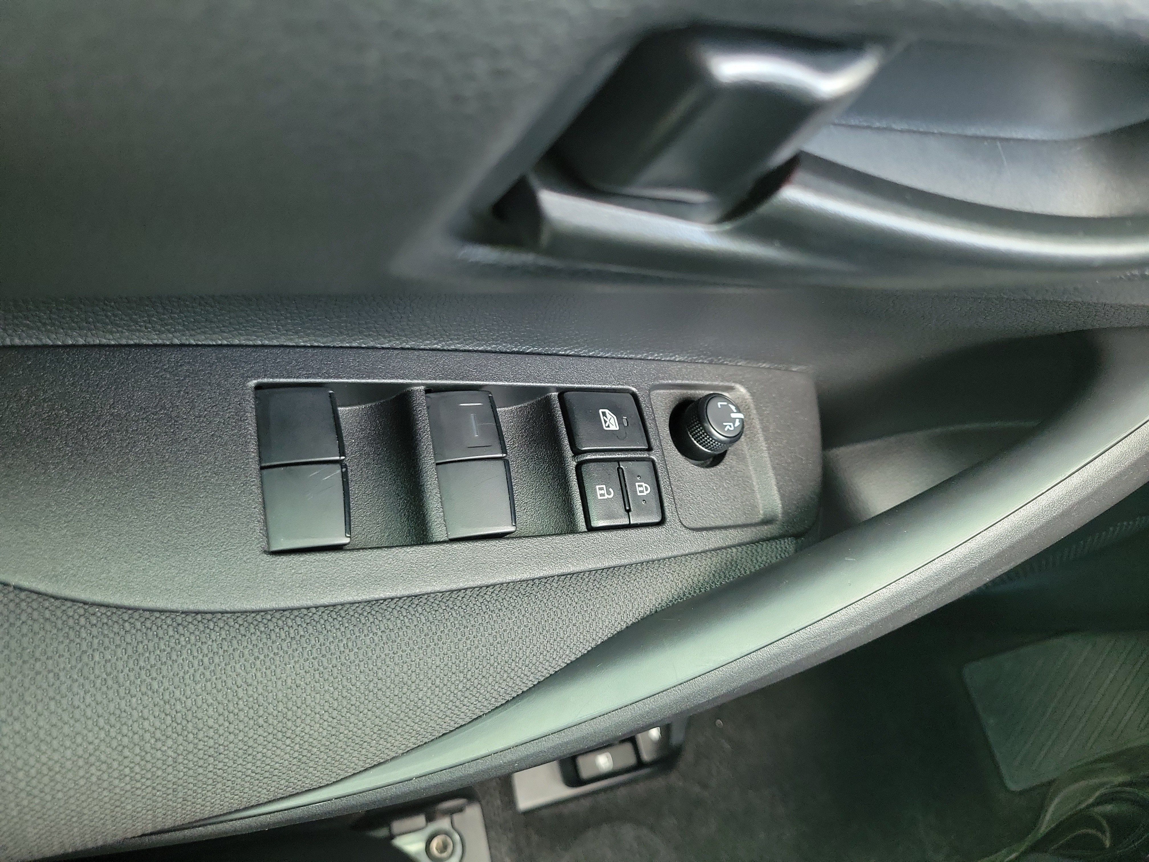Used 2025 Toyota Corolla LE FWD image 20