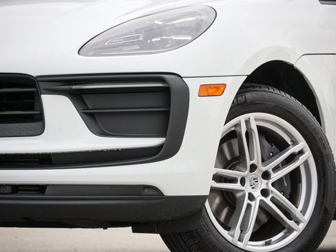 Certified 2026 Porsche Macan AWD/4WD image 24