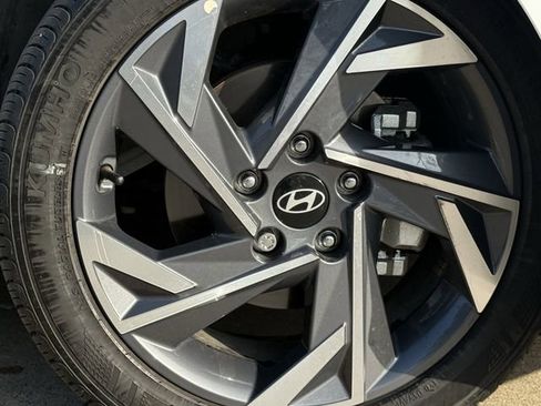 Used 2025 Hyundai Elantra Sport image 8