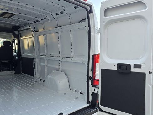 Used 2025 RAM ProMaster 3500 w/ Convenience Group image 16