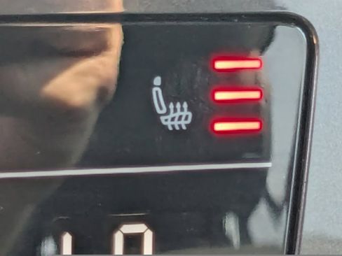 Used 2022 Volkswagen Tiguan SE w/ Panoramic Sunroof Package image 25