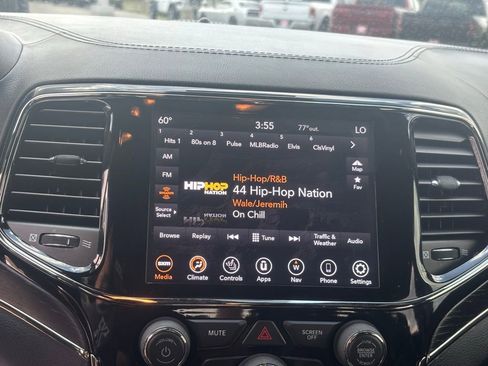 Used 2020 Jeep Grand Cherokee High Altitude AWD/4WD image 17