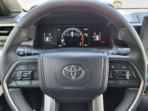 Used 2026 Toyota Tacoma SR5 w/ SR5 Upgrade Package AWD/4WD image 15