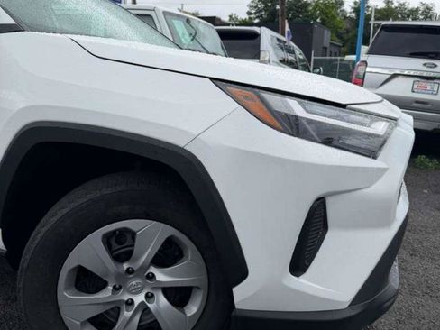 Used 2024 Toyota RAV4 LE AWD/4WD image 2