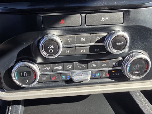 Used 2022 Ford Expedition Max XLT image 22