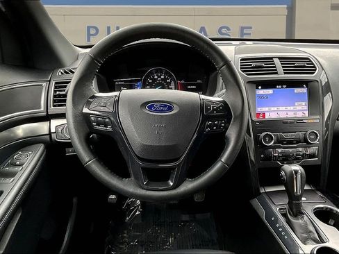 Used 2019 Ford Explorer XLT w/ Equipment Group 202A FWD image 10