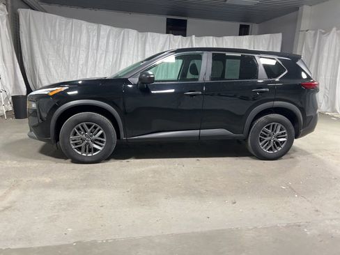 Used 2023 Nissan Rogue S image 4