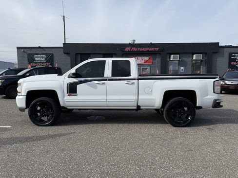 Used 2018 Chevrolet Silverado 1500 LT w/ Rally 2 Edition image 2