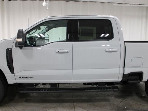 New 2026 Ford F250 XLT w/ XLT Premium Package AWD/4WD image 5
