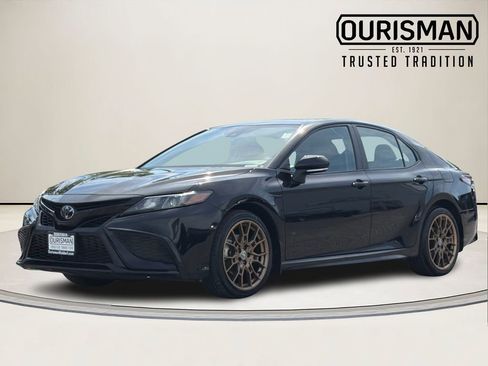 Used 2024 Toyota Camry SE w/ Convenience Package FWD image 2