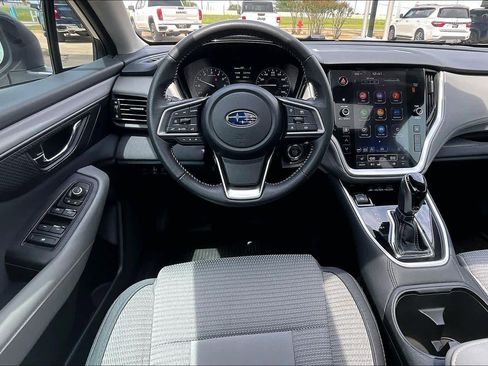 Used 2025 Subaru Outback Premium AWD/4WD image 6
