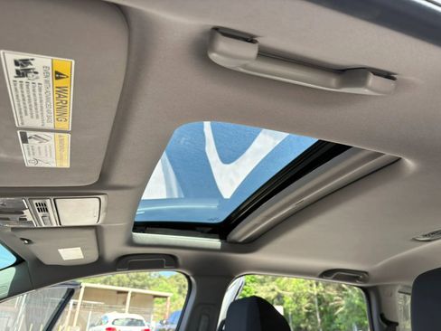 Used 2017 Honda CR-V Touring image 5