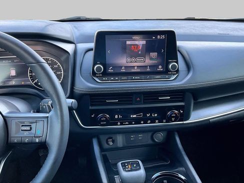 Certified 2024 Nissan Rogue SV w/ SV Premium Package FWD image 7