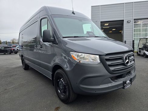 New 2025 Mercedes-Benz Sprinter 2500 image 8