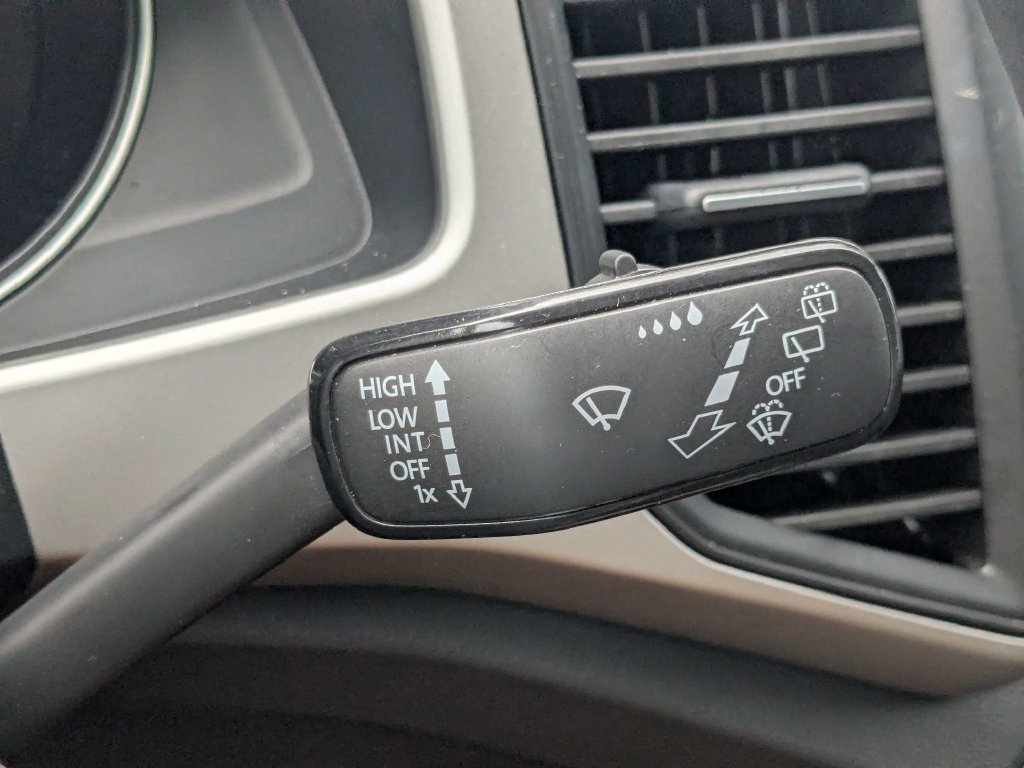 Used 2021 Volkswagen Atlas SE FWD image 35