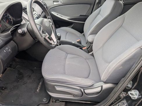 Used 2013 Hyundai Accent SE image 18