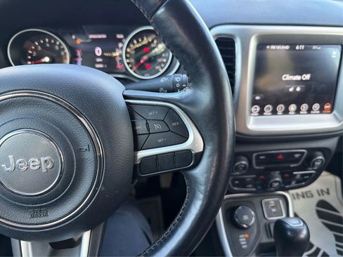 Used 2018 Jeep Compass Latitude w/ Popular Equipment Group AWD/4WD image 32
