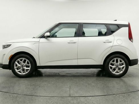 Used 2025 Kia Soul LX w/ LX Technology Package image 5