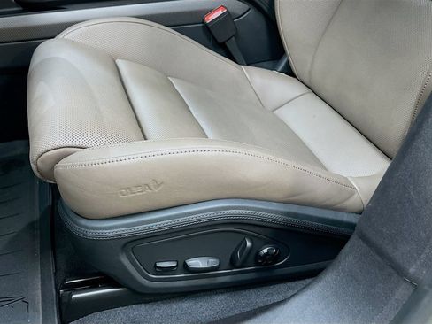 Certified 2022 Porsche Taycan Turbo S AWD/4WD image 22