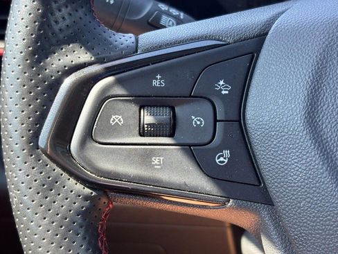 Used 2024 Chevrolet Trax RS w/ Sunroof Package image 18