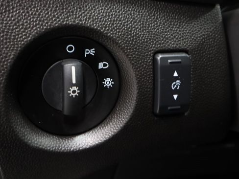 Certified 2019 Ford Fiesta SE image 25